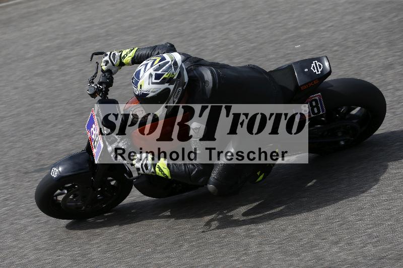 /10 20.04.2026  Pluess Moto Sport ADR/Freies Fahren/88-1